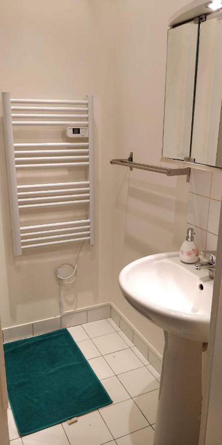Modern 1 Bedroom Apartment Near The Metro. Ivry-sur-Seine Exterior foto
